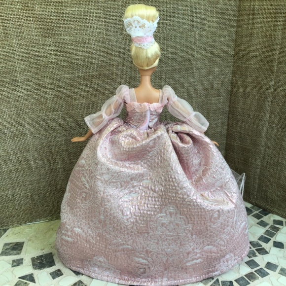 Barbie Doll and Dress - Picture 6 of 10